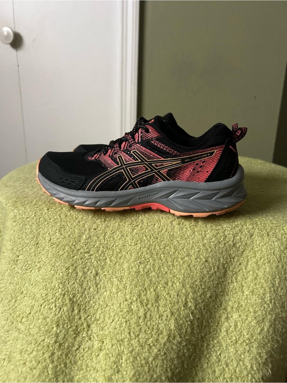 Asics Gel-Venture 9 Summer Dune Women’s Sneakers
